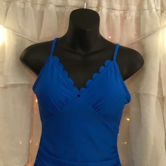 CUPSHE Royal blue scallop edge top swimsuit size Medium - Picture 3 of 5